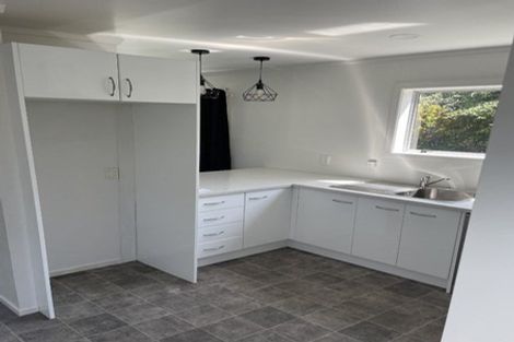 Photo of property in 18b Chetwode Grove, Newlands, Wellington, 6037