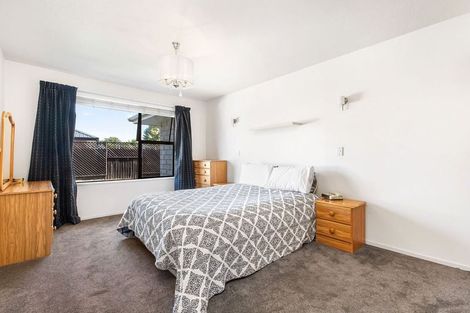 Photo of property in 2/5 Gibbs Place, Halswell, Christchurch, 8025