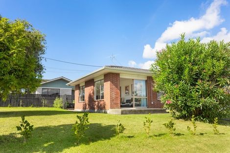 Photo of property in 1/2 Vodanovich Road, Te Atatu South, Auckland, 0610