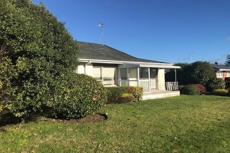 Photo of property in 1/2 Waterloo Road, Milford, Auckland, 0620