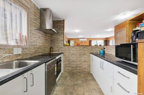 Photo of property in 60 Cedar Heights Avenue, Massey, Auckland, 0614