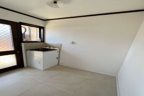 Photo of property in 64b Sunderlands Road, Half Moon Bay, Auckland, 2012