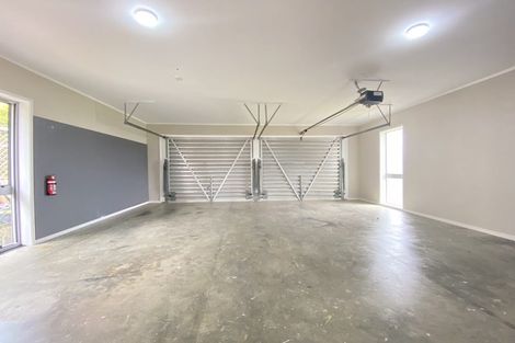 Photo of property in 2/4 Crescent Hills Court, Northpark, Auckland, 2013