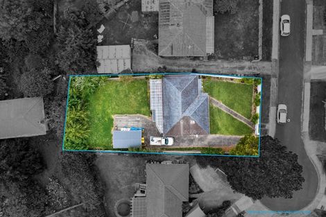 Photo of property in 5 Thomas Rea Place, Te Atatu South, Auckland, 0610