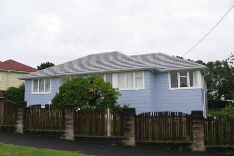 Photo of property in 1 Taratoa Street, Point England, Auckland, 1072