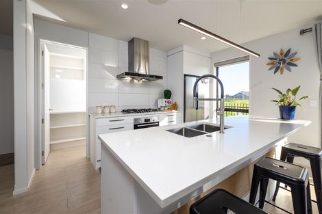 Photo of property in 48 Stationmasters Way, Prebbleton, 7604