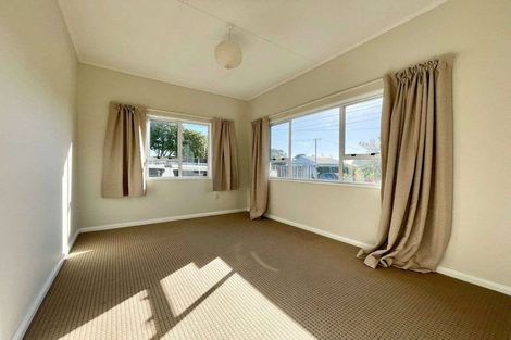 Photo of property in 26 Paynters Avenue, Strandon, New Plymouth, 4312