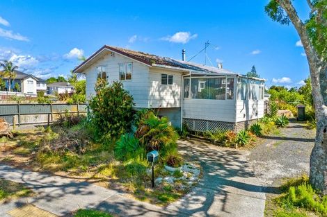 Photo of property in 92 Priestley Drive, Bucklands Beach, Auckland, 2014