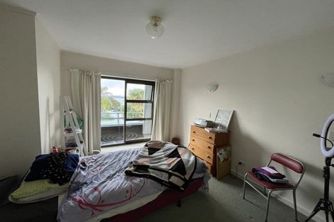 Photo of property in 1/64 Island Bay Road, Beach Haven, Auckland, 0626