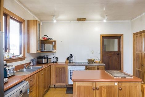 Photo of property in 10 Stewart Crescent, Hokowhitu, Palmerston North, 4410
