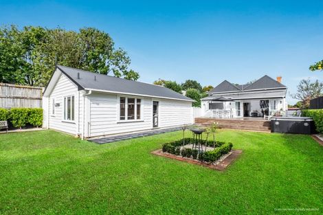 Photo of property in 12 Cross Street, Regent, Whangarei, 0112