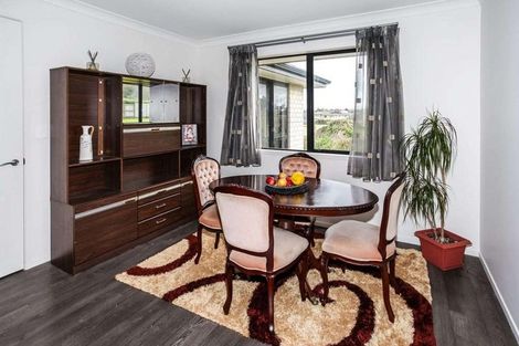 Photo of property in 59 Lough Bourne Drive, Pukekohe, 2120