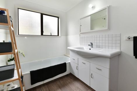 Photo of property in 30 Downer Street, Helensville, 0800