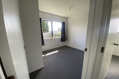 Photo of property in 1/129 Bruce Mclaren Road, Henderson, Auckland, 0612