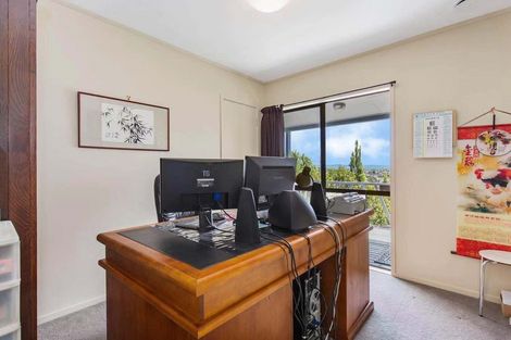 Photo of property in 8 Gillan Place, Bayview, Auckland, 0629
