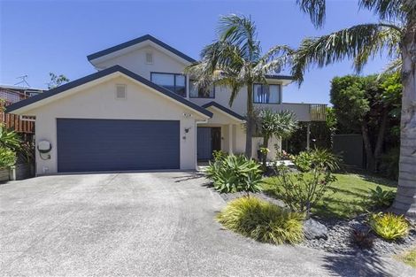Photo of property in 99 Wade River Road, Stanmore Bay, Whangaparaoa, 0932