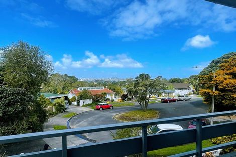 Photo of property in 18 Makepiece Place, Chatswood, Auckland, 0626