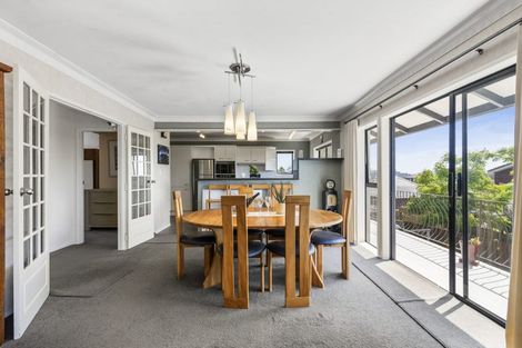 Photo of property in 10 Bungalore Place, Half Moon Bay, Auckland, 2012