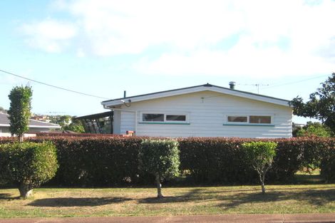 Photo of property in 1/72 Pupuke Road, Hillcrest, Auckland, 0627
