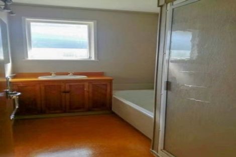 Photo of property in 50 Weatherly Road, Torbay, Auckland, 0630