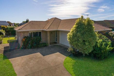 Photo of property in 9 Mcleod Place, Papamoa Beach, Papamoa, 3118