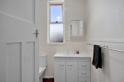 Photo of property in 13 Collins Street, Hawera, 4610