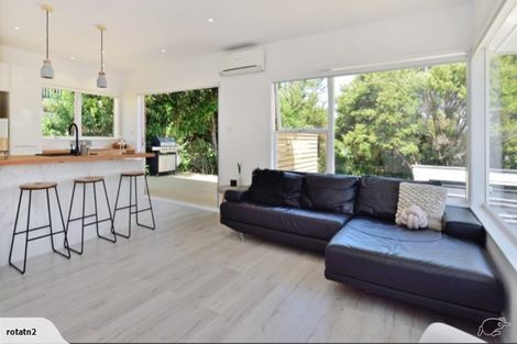 Photo of property in 2/40a Blakeborough Drive, Forrest Hill, Auckland, 0620