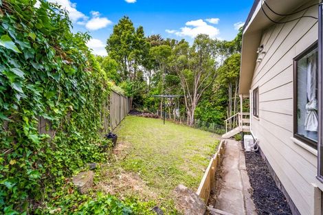 Photo of property in 2/19 Cassandra Grove, Totara Vale, Auckland, 0629