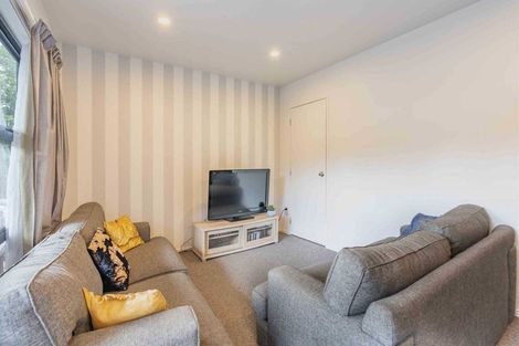Photo of property in 22/3 The Avenue, Albany, Auckland, 0632