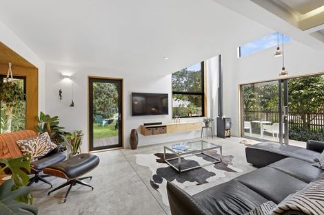 Photo of property in 76 Cutfield Road, New Plymouth, 4310