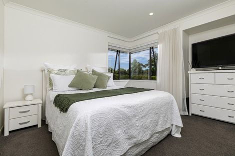 Photo of property in 17 Wautaiti Drive, Riverhead, 0820