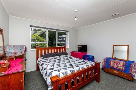 Photo of property in 1 Oawai Place, Marfell, New Plymouth, 4310
