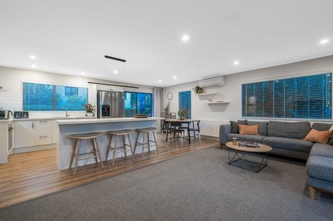 Photo of property in 19 Seagull Place, Whitby, Porirua, 5024