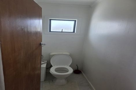 Photo of property in 521 East Coast Road, Murrays Bay, Auckland, 0630