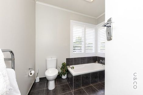 Photo of property in 41 Riverhead Road, Kumeu, 0810