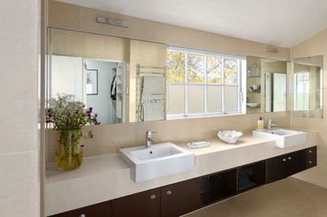 Photo of property in 52 Hinemoa Street, Birkenhead, Auckland, 0626