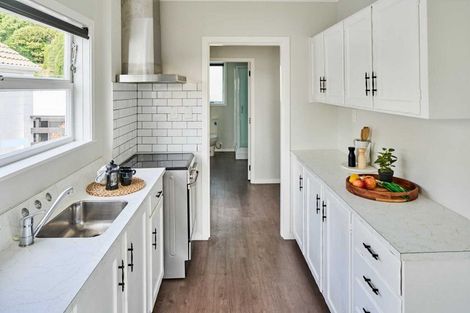 Photo of property in 5 Kowhai Street, Eastbourne, Lower Hutt, 5013