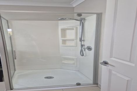 Photo of property in 77 Te Puia Drive, Aotea, Porirua, 5024