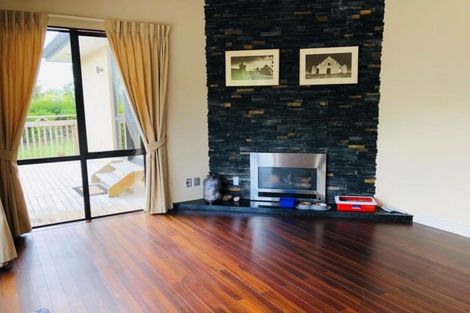 Photo of property in 11 Whiteways Drive, Dairy Flat, Albany, 0792