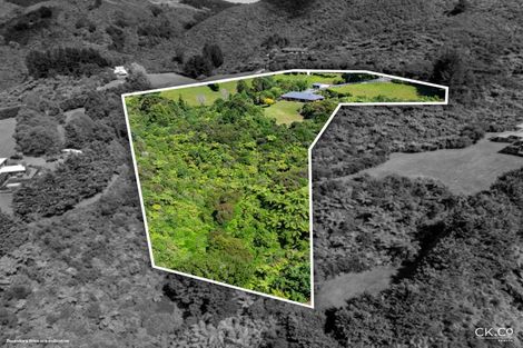 Photo of property in 8a Garrett Place, Riverstone Terraces, Upper Hutt, 5018