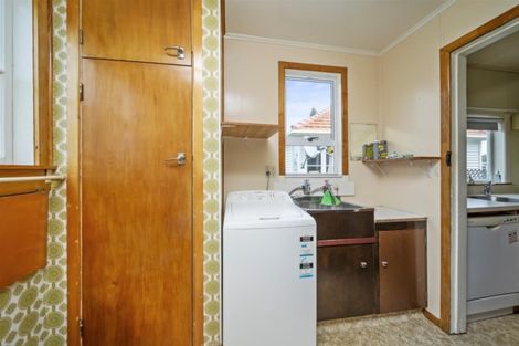 Photo of property in 14 Waihi Road, Hawera, 4610