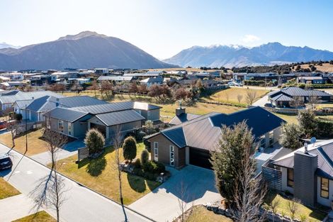 Photo of property in 11 Sunnyside Lane, Wanaka, 9305