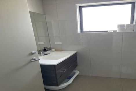 Photo of property in 221 Hobsonville Point Road, Hobsonville, Auckland, 0616