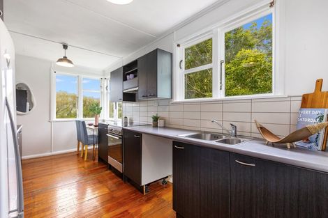 Photo of property in 11 King Crescent, Ranui, Porirua, 5024