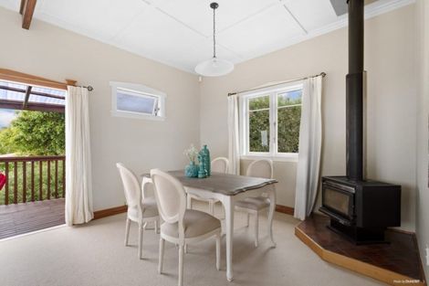 Photo of property in 17 Worthington Place, West Harbour, Auckland, 0618