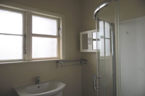 Photo of property in 8 Seton Street, Riccarton, Christchurch, 8011