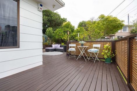 Photo of property in 2/48 Hogans Road, Glenfield, Auckland, 0629