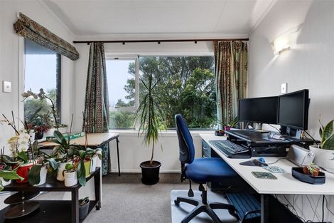 Photo of property in 18d Montana Place, Merrilands, New Plymouth, 4312