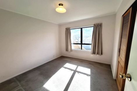 Photo of property in 1a Charnley Grove, Glenfield, Auckland, 0629