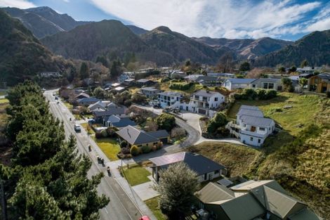 Photo of property in 23 Mcdonnell Road, Arrowtown, 9302